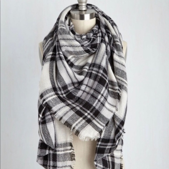 NEW Black and white plaid Modcloth Scarf Wrap - Picture 3 of 3